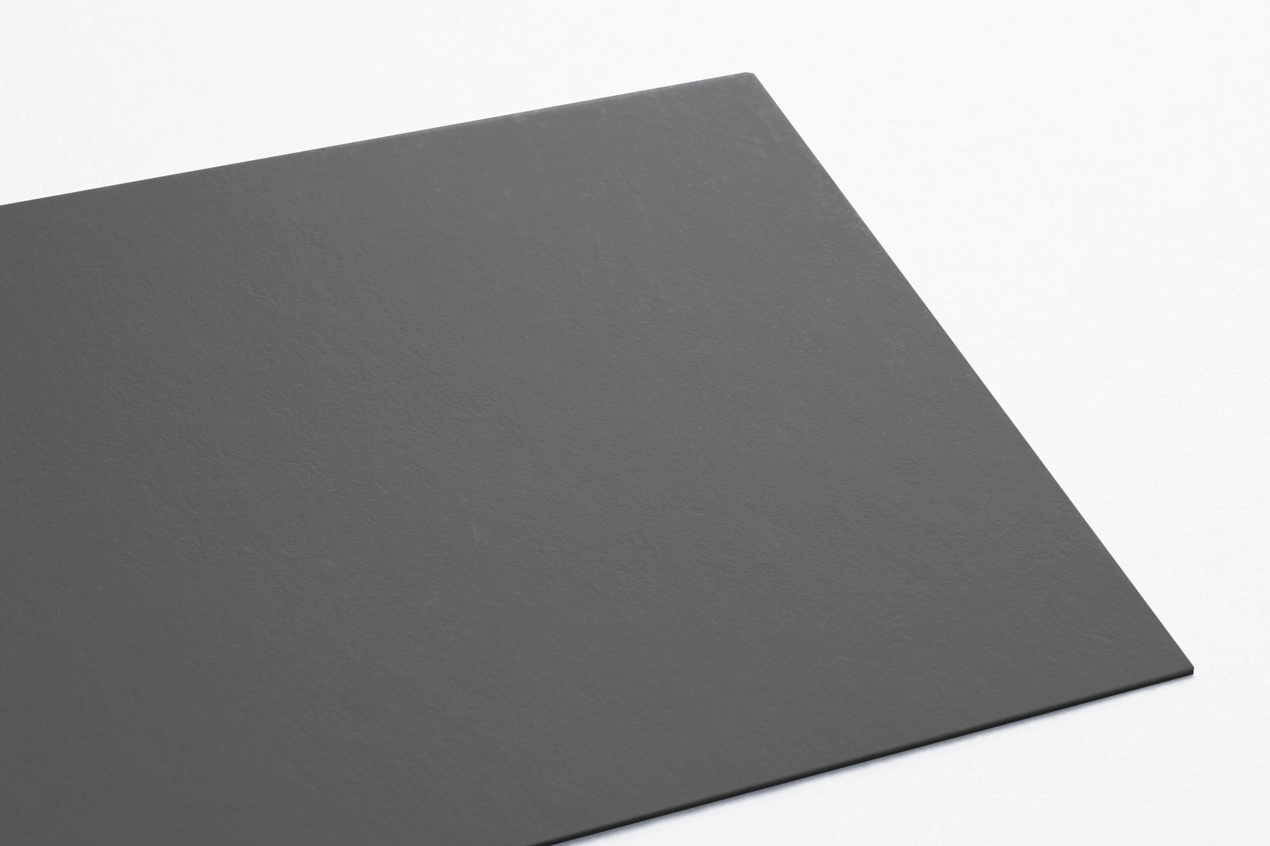 Płyty gumowe – gdzie sprawdzają się najlepiej i dlaczego są tak uniwersalne?